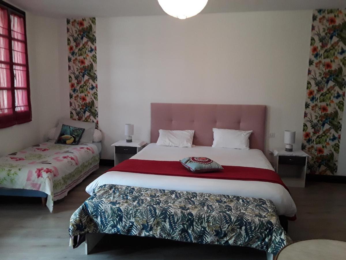 Madelon IV Bed & Breakfast Belves Exterior photo